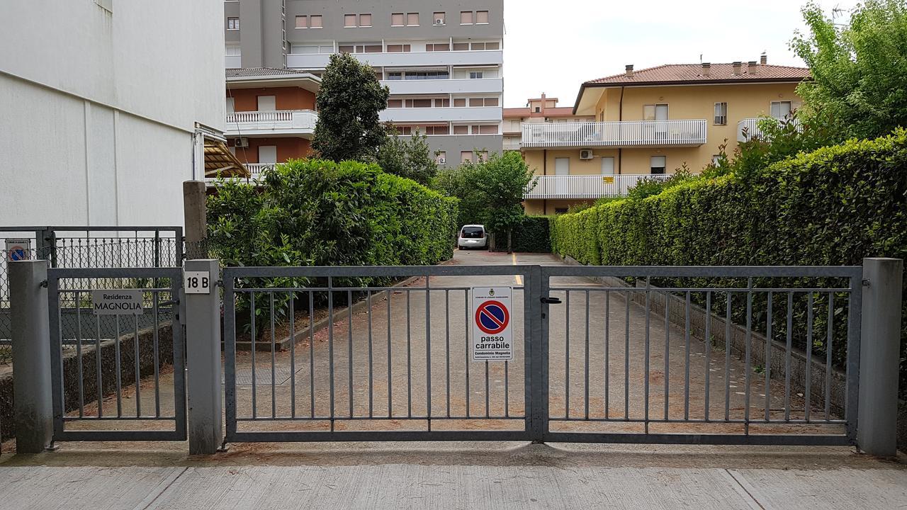 Appartamento Magnolia Lignano Sabbiadoro Ngoại thất bức ảnh
